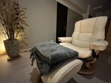 にどね 名古屋本店/【4.こだわりのチェア】