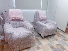 アイラッシュスペース♪座り心地抜群のリクライニングソファー