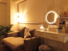 よもぎLounge 西麻布本店｜深夜営業の完全個室サロンの雰囲気（施術後に整えられるパウダールーム）