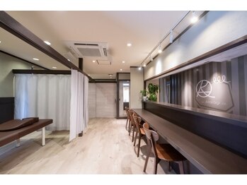 アララギ(un Araragi.co.)/清潔感溢れる店内