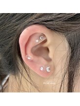 リッシュ ドゥ(RICHE deux)/ビジュー煌めく耳つぼジュエリー