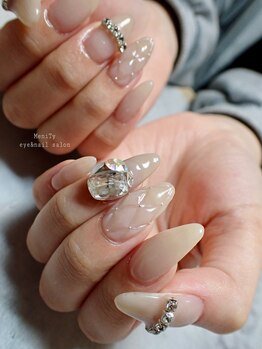 メニティ(MeniTy)/ビジューネイル