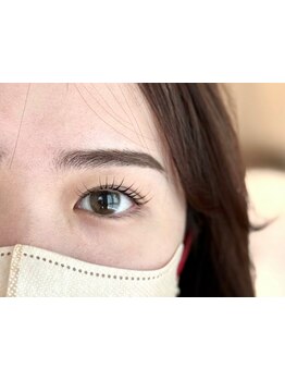 ナチュラル上品な目元にしたい