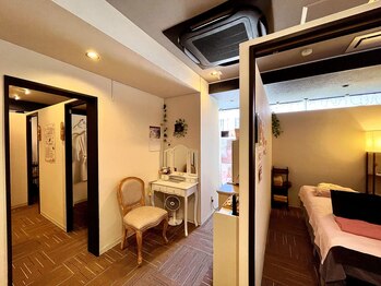 ラクラク健康堂 元町 中華街店(RAKURAKU健康堂)/落ち着いた雰囲気の店内