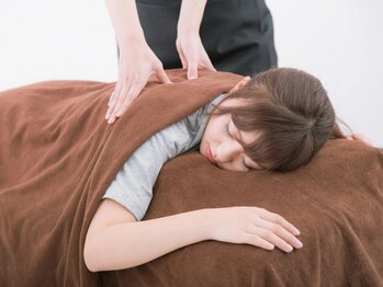 ねこのての写真/全身もみほぐし60分3900円!着替えも可能でお仕事帰りにも通いやすく、駐車場有◎毎日頑張るあなたを応援!