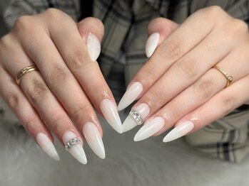 アウラ ネイル(Aura Nail)の写真/OLさんや社会人の方も多数ご来店！シンプルなネイルもお任せ。ワンカラーやフレンチも大人気♪