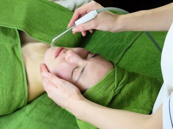 メディカル サンテロッソ(MEDICAL SANTEROSSO)の写真/リピート率100パーセント!韓国式３D毛穴洗浄1回で驚く綺麗さ!長年の毛穴悩み解決◎肌代謝UPで毛穴レス肌に!