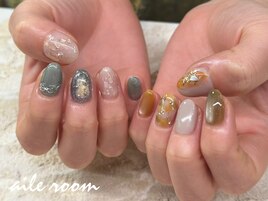 爽やかカラー ちぐはぐネイル