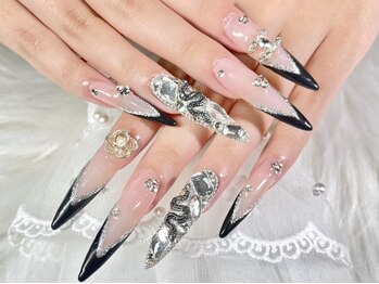 ウェリナ(Welina)の写真/指先、もっと美しく。高度な長さ出し技術と洗練されたデザイン力で、理想のロングネイルで毎日を華やかに。