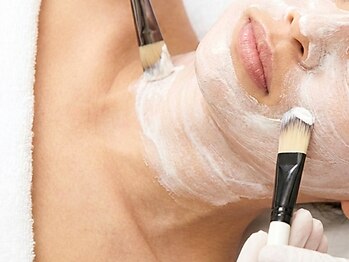 ソレイユ(Soleil)の写真/毛穴の開き・黒ずみ・ざらつきが気になる大人肌に。自己ケアでは届きにくい肌の土台から整えるピーリング