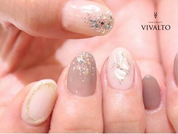 ワールド ビューティ ヴィヴァルト 宝塚店(WORLD BEAUTY VIVALTO)/ラメ/左右非対称ネイル