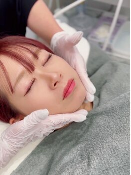 アエ メゾン(ae maison)の写真/韓国発★天然成分の導入剤でお顔の余分な脂肪を徹底分解！ほうれい線やたるみを改善し、スッキリ小顔に★