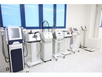エゴ(EGO)の写真/【2号店脂肪冷却機導入】どのような脂肪にも対応できるトップクラスの伊藤超短波の痩身機器を7台導入！
