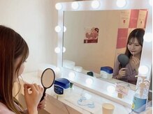 エクシアホワイトニング 西条店/2 唇にワセリンを塗って保護