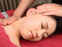 ローズリュミエールの雰囲気（首こり、デコルテ、お顔の歪み、むくみにきになる方に。）