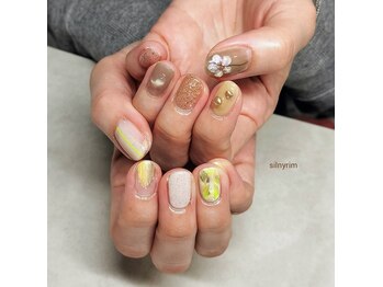 シルニー リム(Silny rim)/アシンメトリーニュアンスネイル