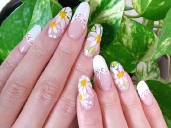夏色ネイル　手描きマーガレット