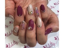 秋のかわいいネイル