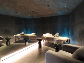 サンドリヨン(Cendrillon)/扉を開けると【星と湖の部屋】へ