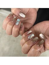 リュミエール(lash&brow lumiere)/マグネット×ホロ