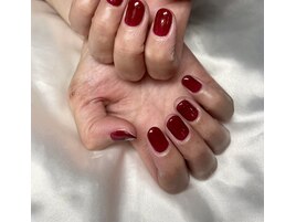 シンプルうる艶ネイル