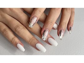 ホワイト×ホログラムネイル♪