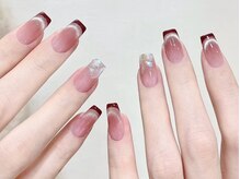 ユミ(U.MI.)/チークフレンチネイル