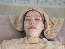 なごみ鍼灸整体院の雰囲気（目の下のクマやたるみの改善に有効な置き鍼（円皮鍼）も同時に！）