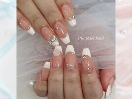 ホワイトフレンチ×上品ガーリー