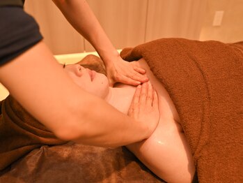 小野小町のかかりつけ/デコルテマッサージ