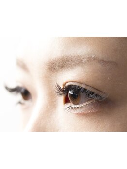 ナチュラル上品な目元にしたい