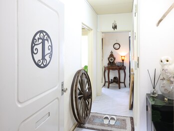 トーニングルーム(Toning room)/玄関でお出迎え