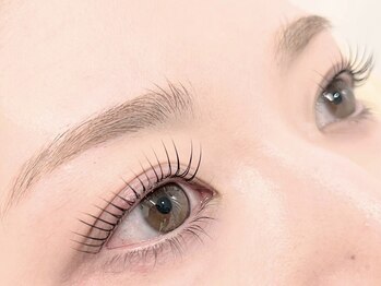 クレアラルーチェ 熊本市役所前店(Crea la Luce)の写真/束感仕上げで可愛く★【まつげパーマorパリジェンヌ￥3800~】アイシャンプー＋コーティングでモチUP！