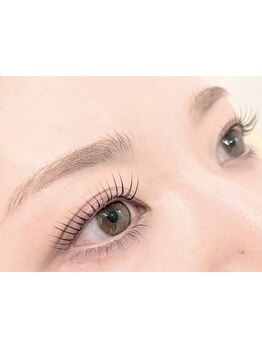 ナチュラル上品な目元にしたい