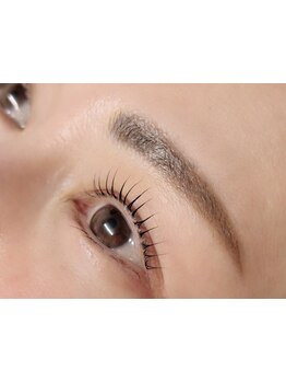 ナチュラル上品な目元にしたい