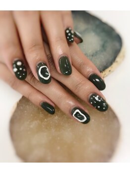 ネイルズ スペース グリッター(NAIL'S SPACE glitter)/カーキ&スタッズネイル