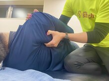 普段動かしていない筋肉もしっかりと伸ばします。