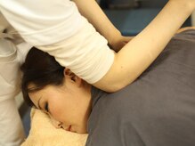 癒しどころ 李庵/肘を使って手では届かない部分に