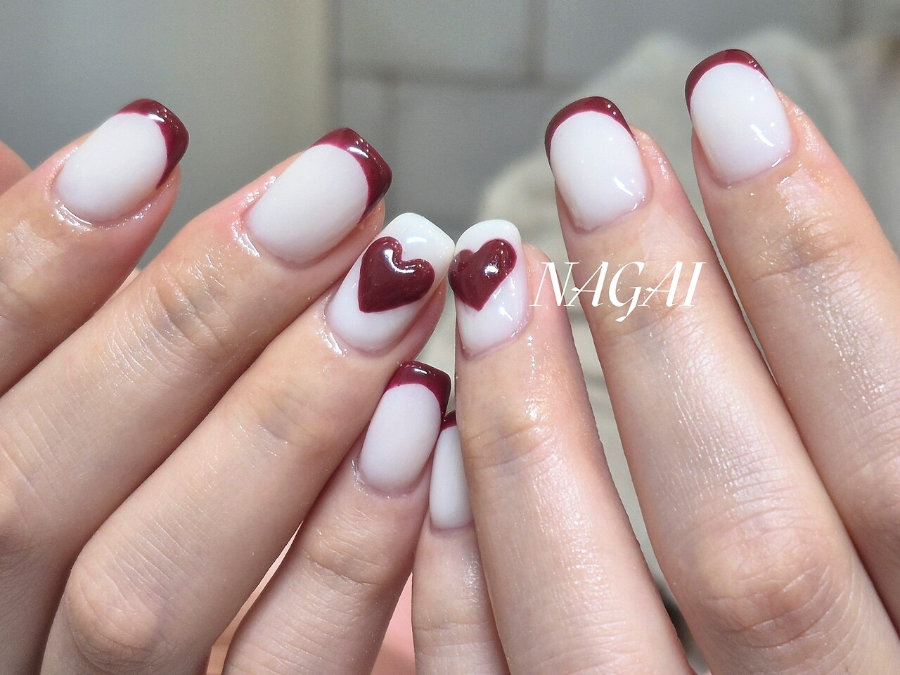 2025年-2026年冬トレンド】ボルドー フレンチのネイルデザイン集｜人気