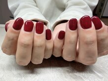 人気の赤ネイルも、色mixでお好きな色を作り出します♪