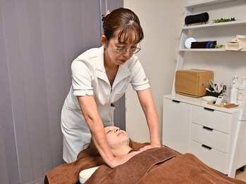 エステ山椿/ヘッドデコルテケア