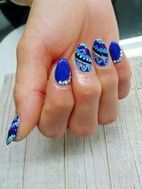 華やかブルーネイル
