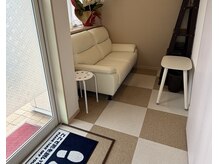 湘南和鍼灸院の雰囲気(ゆったりできる待合室です。)