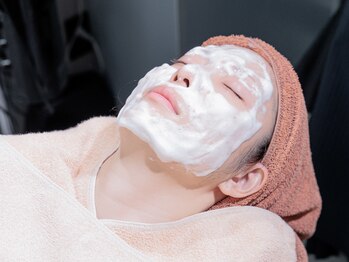 アルムボーテ 代官山 恵比寿(ARUIM Beaute)/炭酸泡パックでくすみを取ります