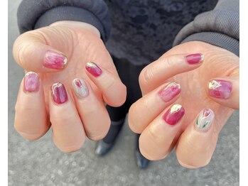 リュウトリニティボーテ(Ryu Trinity Beaute)の写真/指先から春を呼び込む♪ 季節先取りのミラー＆ニュアンスで、手描きアートの魅力を満喫！