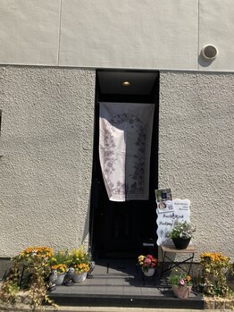 プレジール/サロン入口