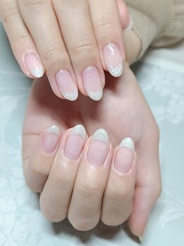 ネイルアンドまつげエクステ専門サロン スリー(THREE)/ホワイトシルバーラメ