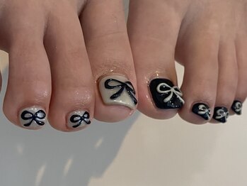 シーノネイル(sheeno nail)の写真/ハンドと同時予約可能で足先・指先のオシャレを堪能♪(同時施術は不可)トレンドネイルもお任せください！