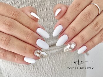 アテ(ate)/うめつくしネイル