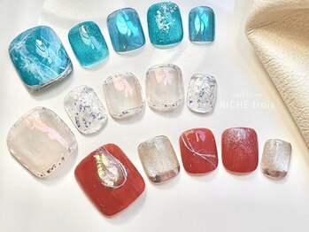 リッシュ トロワ(RICHE trois)の写真/秋フットネイルでオシャレ度を磨く♪【フット☆アート2本付¥6900】ミラーネイル/チェックネイルも定額でOK